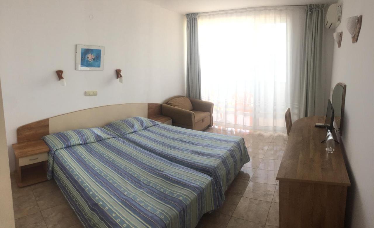 Hotel Oasis - Beach Access Balchik Exterior photo