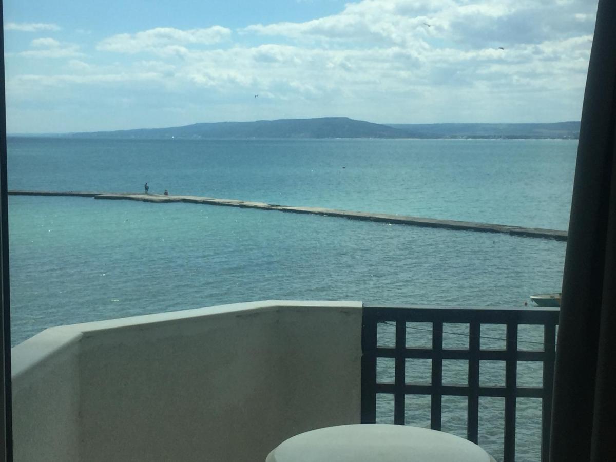 Hotel Oasis - Beach Access Balchik Exterior photo