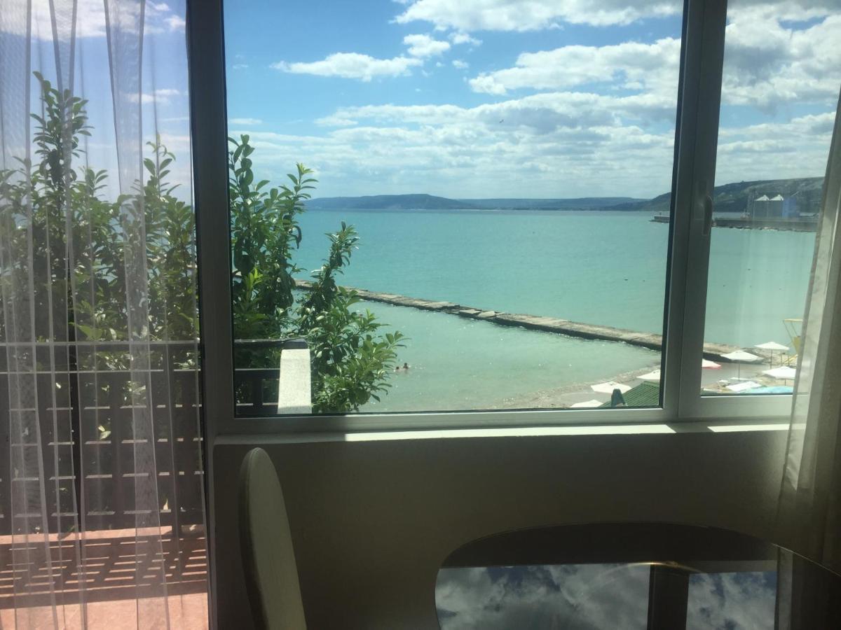 Hotel Oasis - Beach Access Balchik Exterior photo