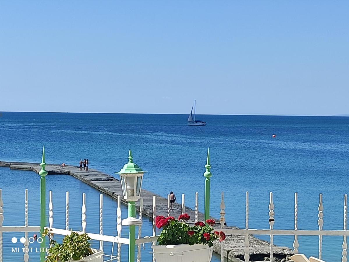 Hotel Oasis - Beach Access Balchik Exterior photo