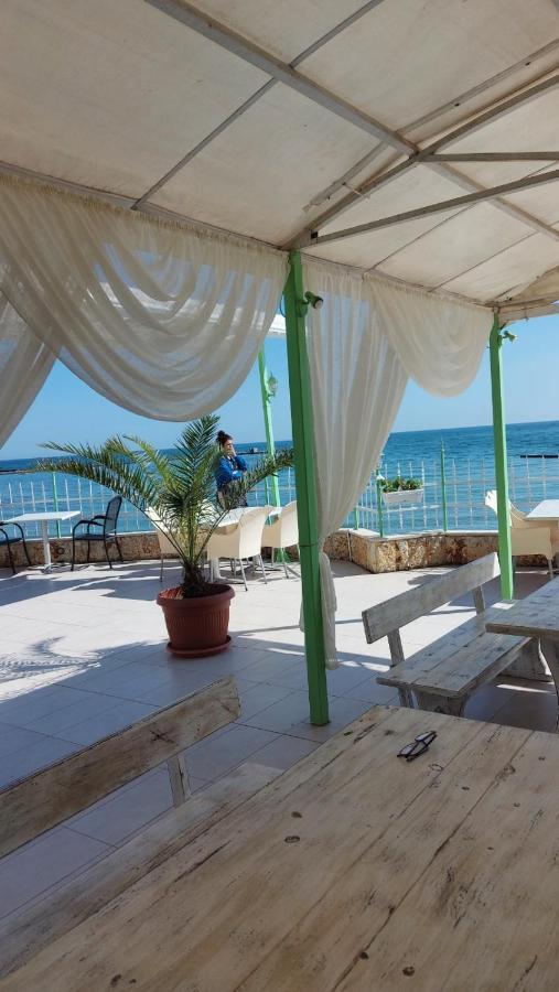 Hotel Oasis - Beach Access Balchik Exterior photo