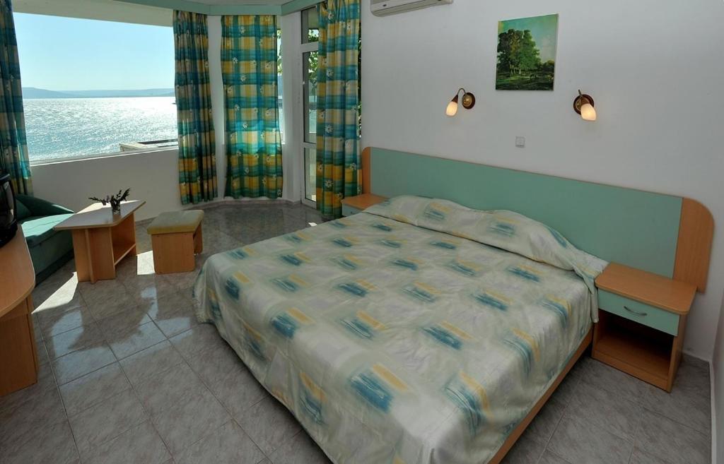 Hotel Oasis - Beach Access Balchik Room photo